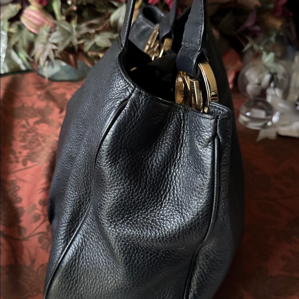 Michael Kors Black Shoulder Bag - Picture 7 of 17
